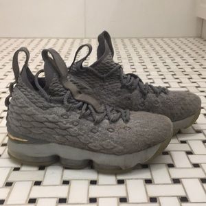 Boys Nike Lebron 16s  size 5